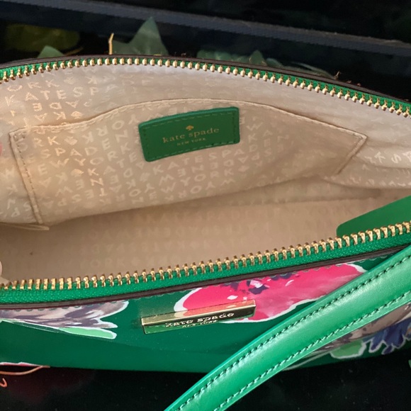 Kate Spade Crossbody - Picture 6 of 6